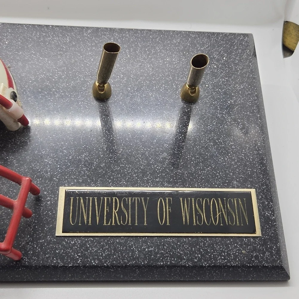 VTG University of Wisconsin Badgers Mini Helmet Desk Caddy‎